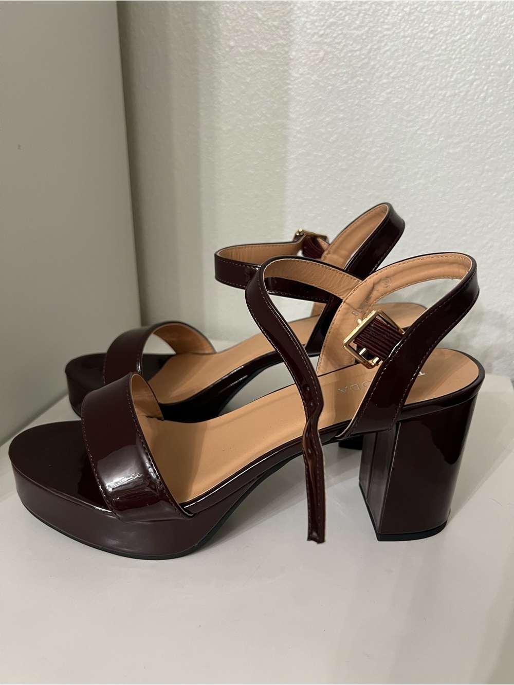 TOP Moda New Dark Brown Patent Platform Block Heel Sandals